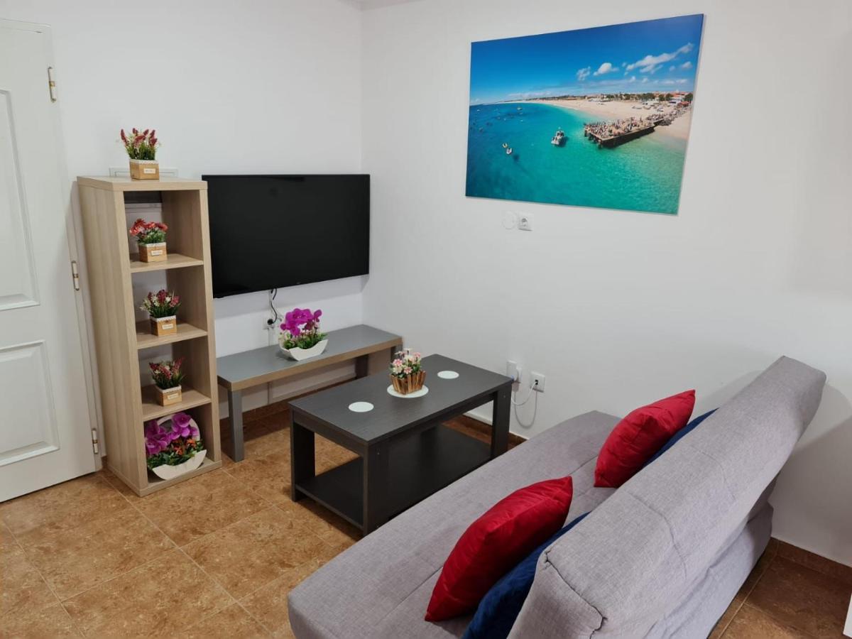 Franmay Apartments - 7 Modern Apartments Near The Beach & City, Perfect For Nomads, Travellers, Families, Watersports! Санта-Мария Экстерьер фото