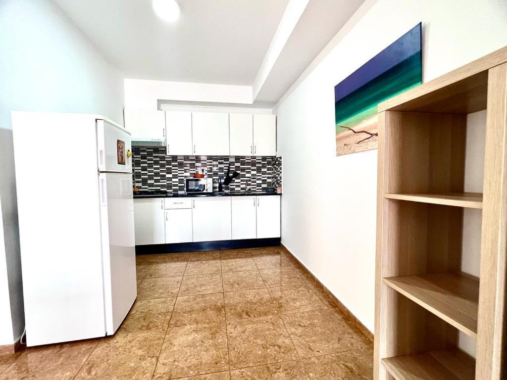Franmay Apartments - 7 Modern Apartments Near The Beach & City, Perfect For Nomads, Travellers, Families, Watersports! Санта-Мария Экстерьер фото