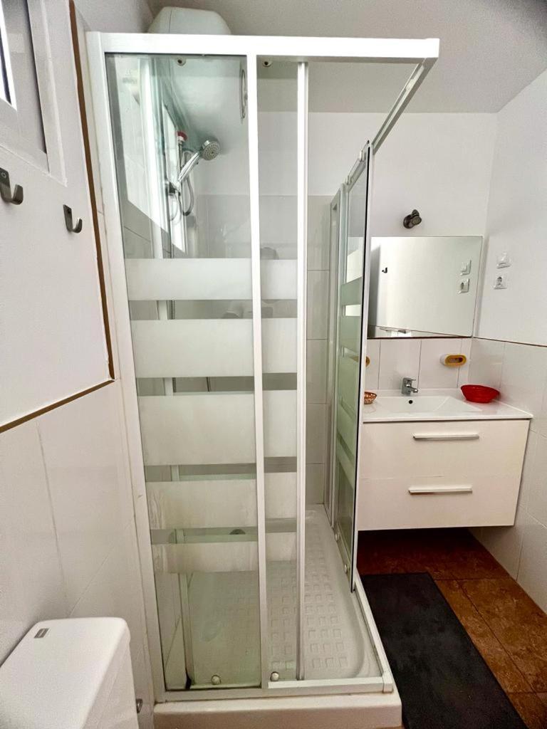 Franmay Apartments - 7 Modern Apartments Near The Beach & City, Perfect For Nomads, Travellers, Families, Watersports! Санта-Мария Экстерьер фото